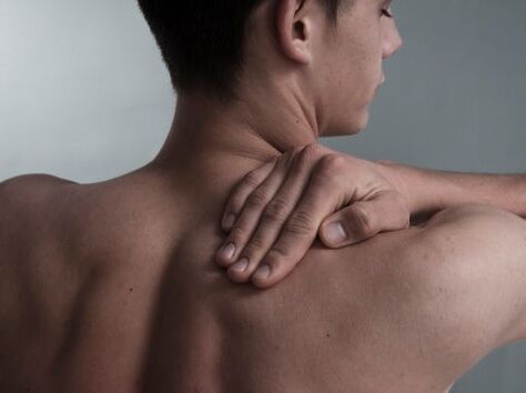 bolesť chrbta s cervikálnou osteochondrózou